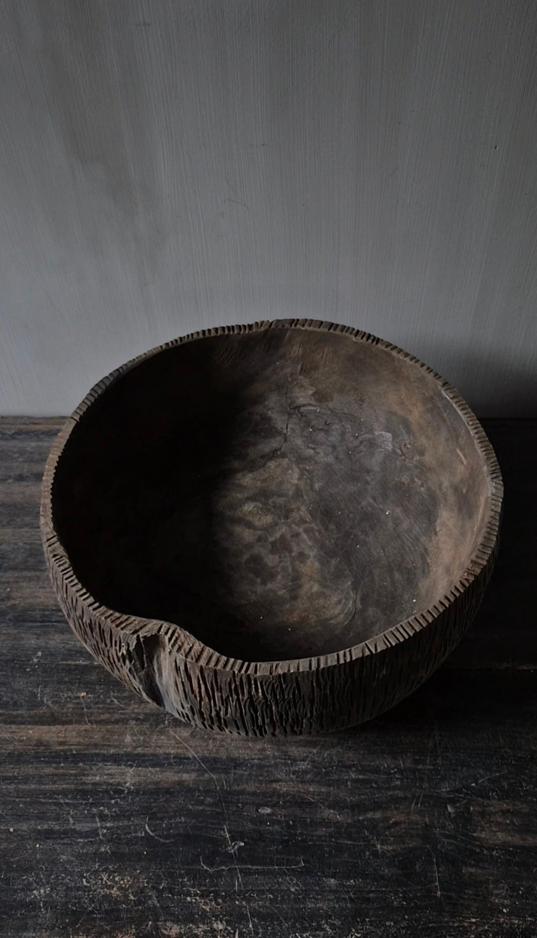 Houten bak met reliëf bruin 35 cm