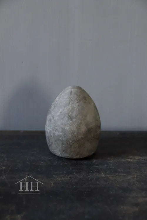 Schlichtes Beton-Ei M