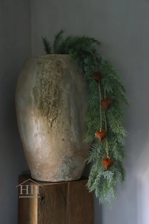 Ceder kunsttoef Guirlande real touch 130cm met roestige metalen hartjes aan touw