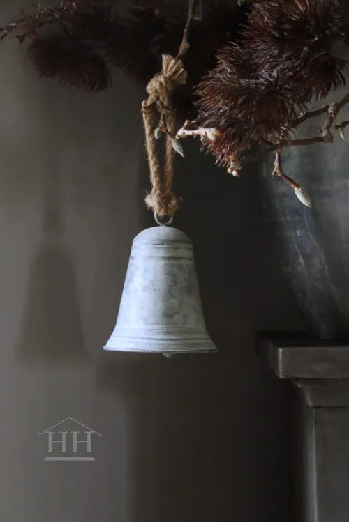 Grijs metalen bel 16cm