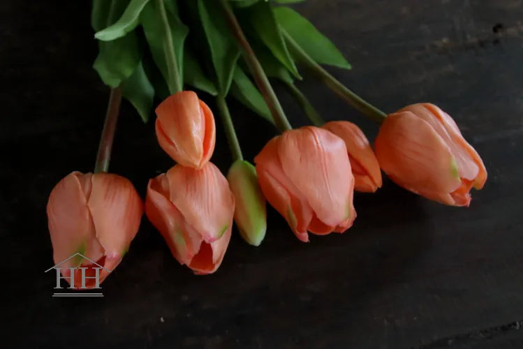 Langes Bündel künstlicher Tulpen in zartem Pfirsich - 47 cm