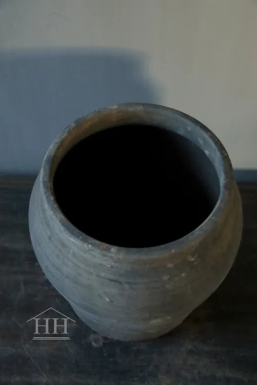 Gray terracotta jug (A4)