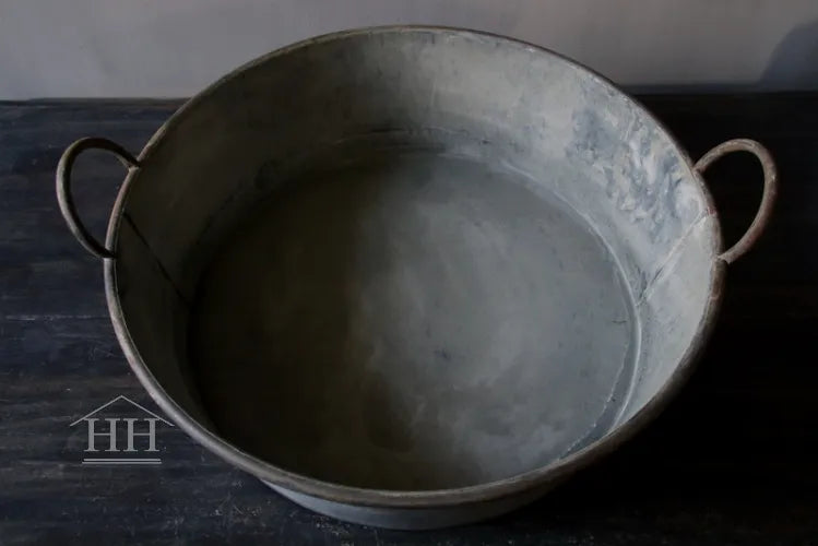 Zinken schaal met handvat - rond - Ø43,5 cm