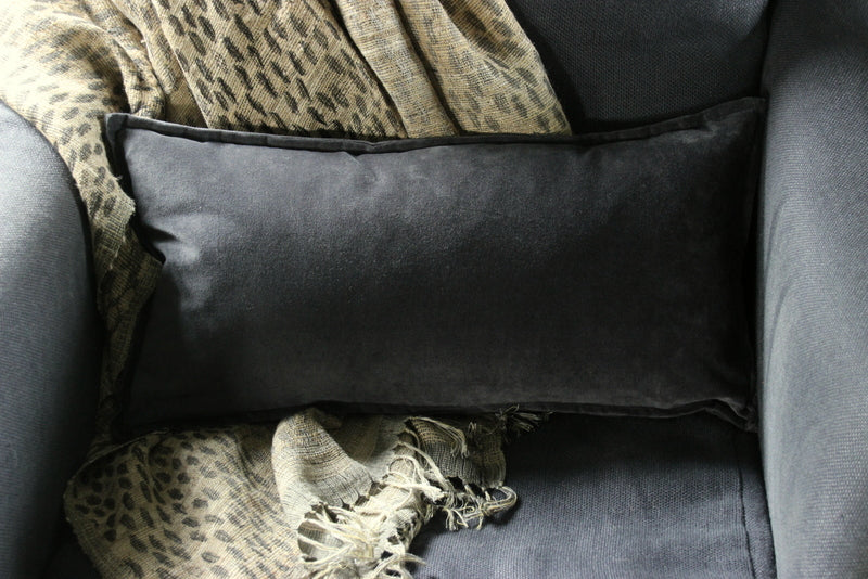 Velvet kussen Dark Grey 30 x 60 cm