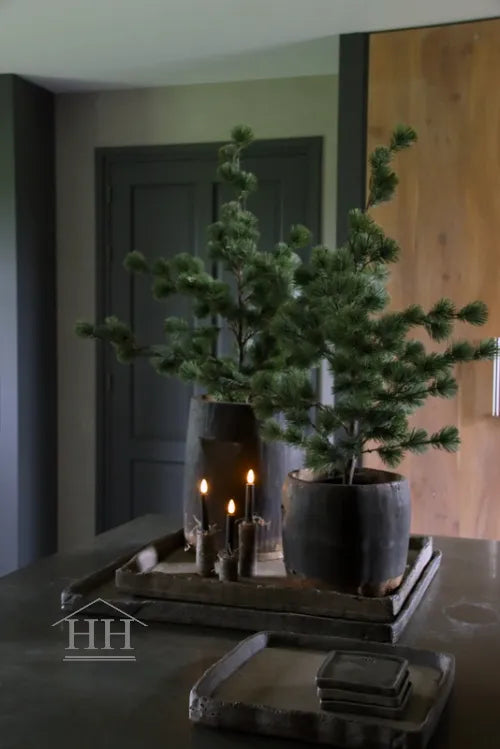 Kunst kerstboom in landelijke stijl