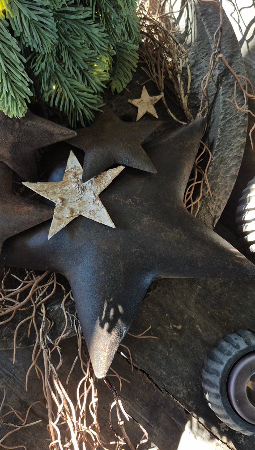 Roestige metalen ster 25 cm met ophanglus