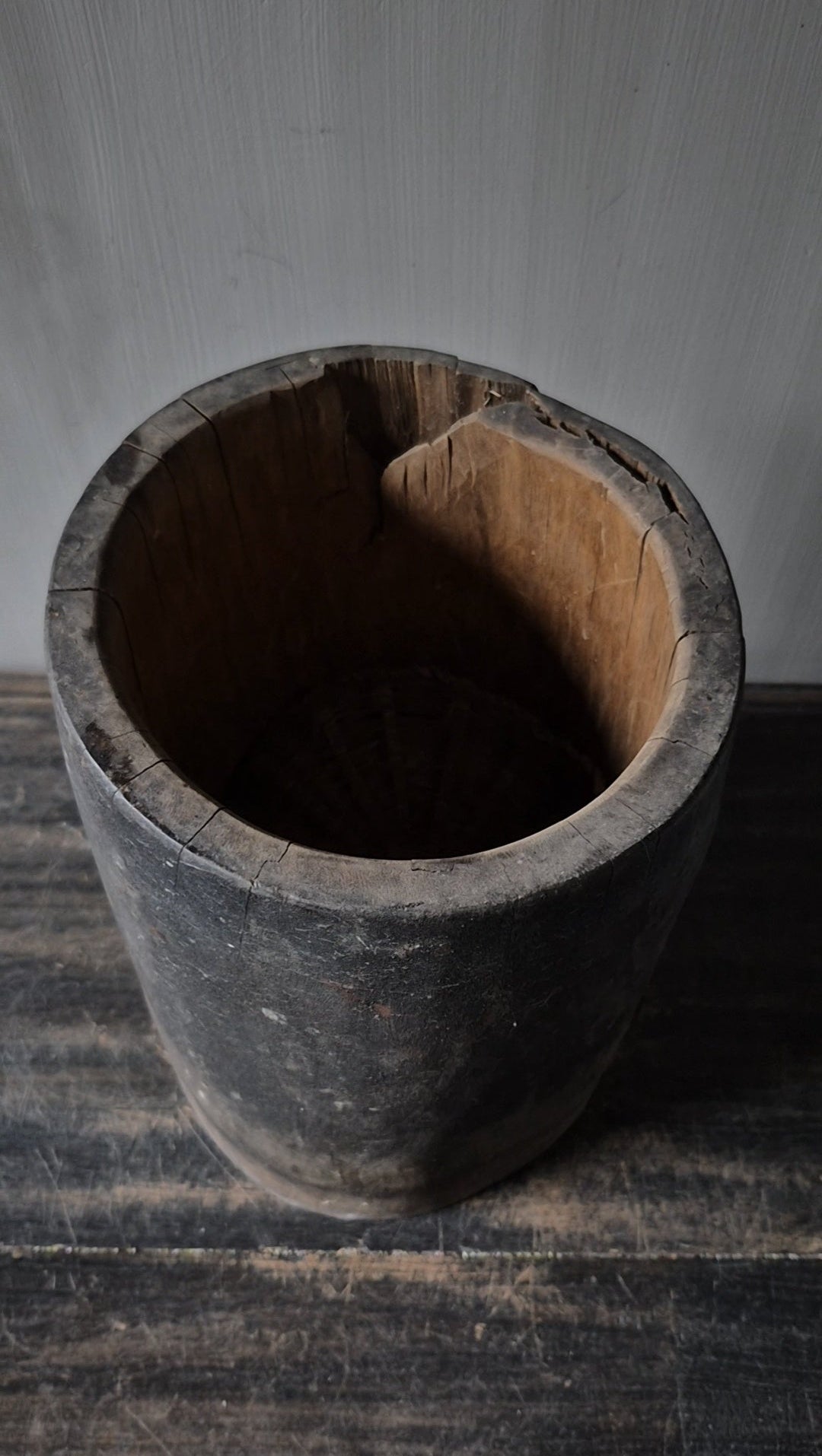 Houten pot antiek donkerbruin 24x27cm