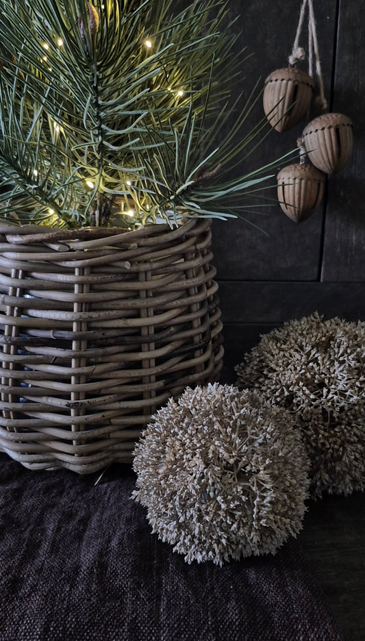 Artificial eupatorium ball cream 11 cm