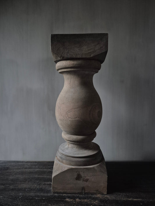 Baluster Beau M Aura Peeperkorn