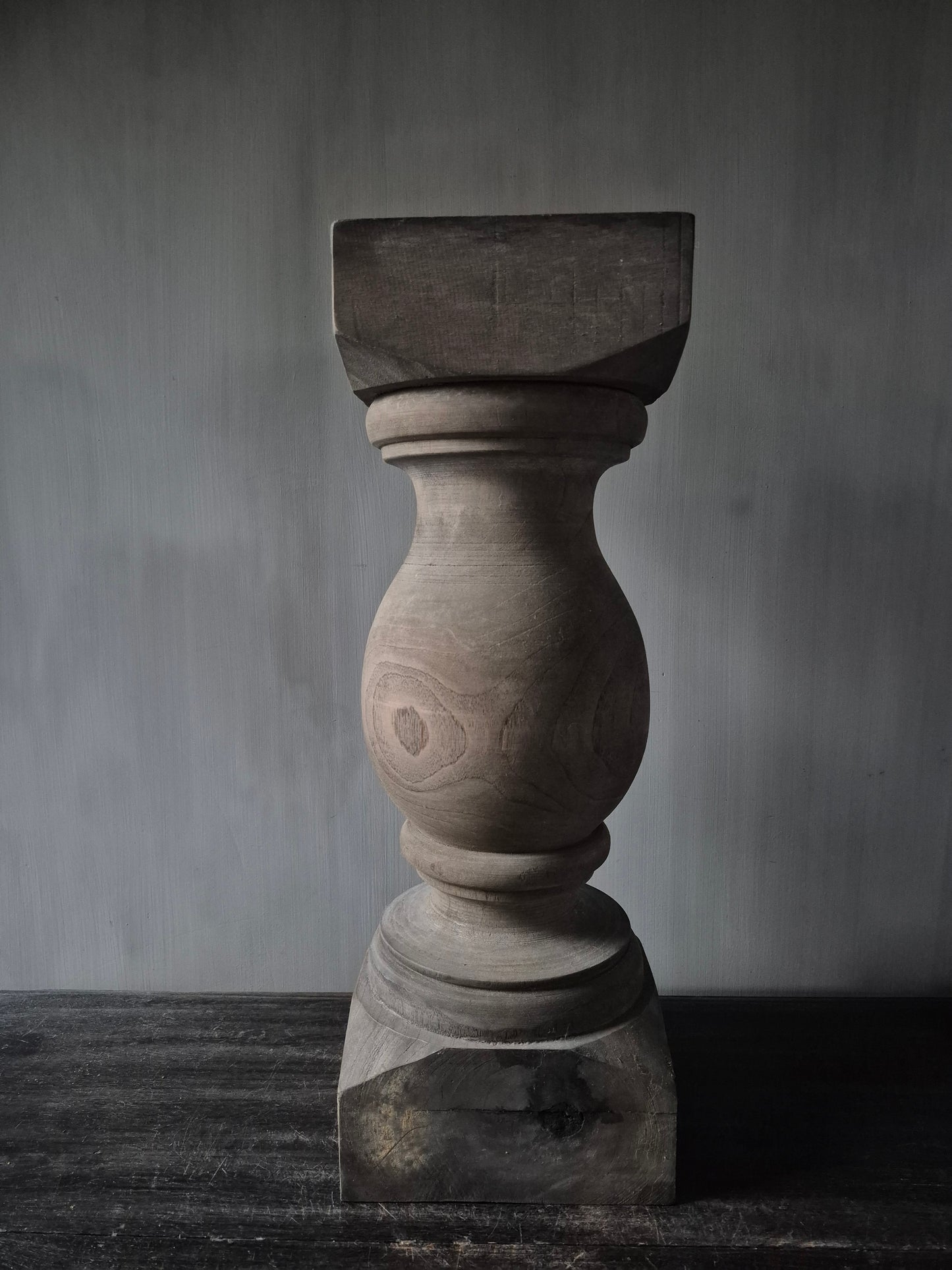 Baluster Beau M Aura Peeperkorn