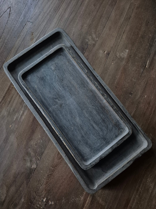 Set vergrijsde dienbladen