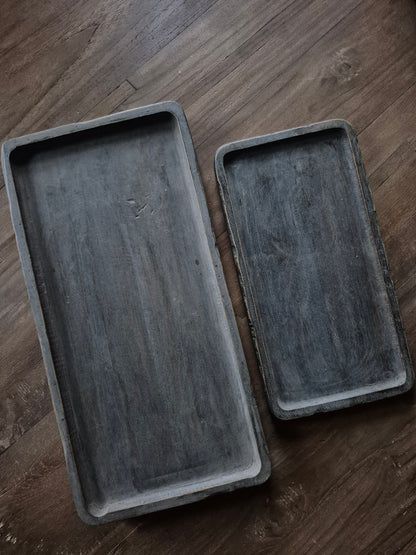 Set vergrijsde dienbladen