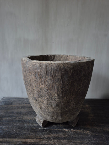 Vergrijsde vijzel / pot Rahayu Luksa