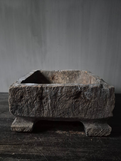 Vergrijsde vierkante bak Coan op pootjes | Luksa