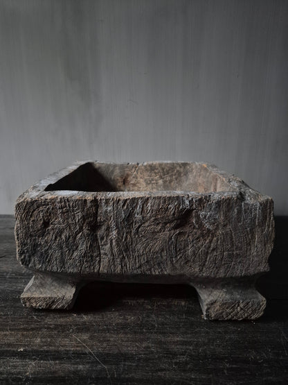 Vergrijsde vierkante bak Coan op pootjes | Luksa