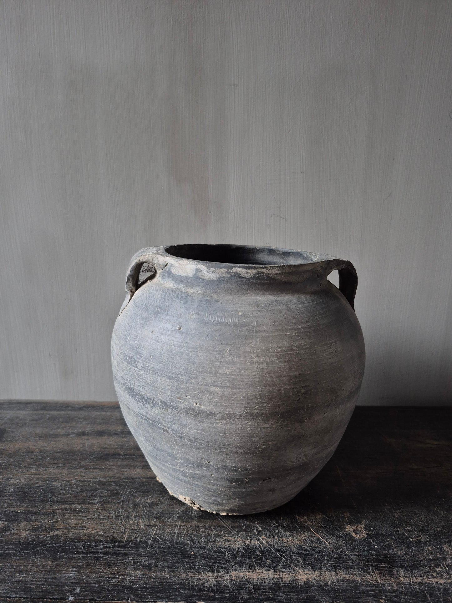 Grey terracotta jug with 2 handles (A11)