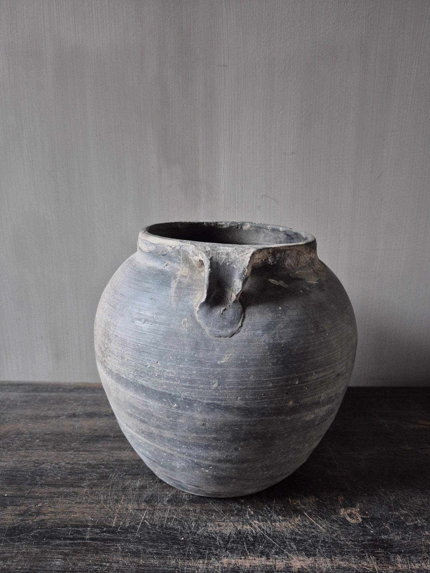 Grey terracotta jug with 2 handles (A11)