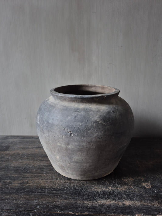 Grijze terracotta kruik (A13)