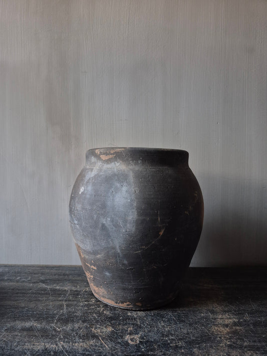 Grijze terracotta kruik (A19)