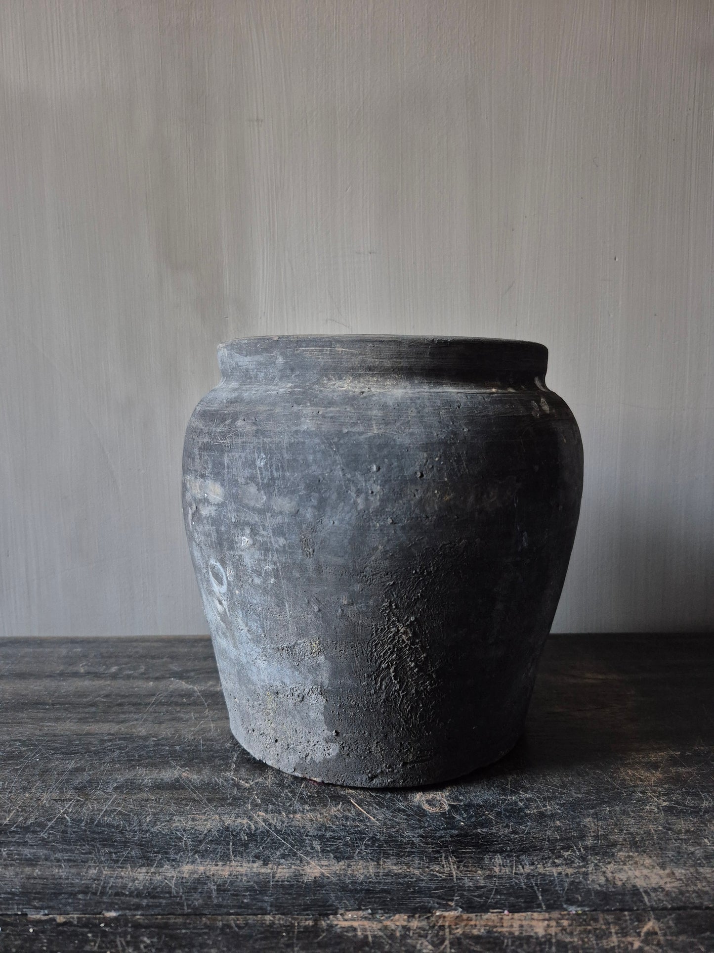 Grijze terracotta kruik (A21)