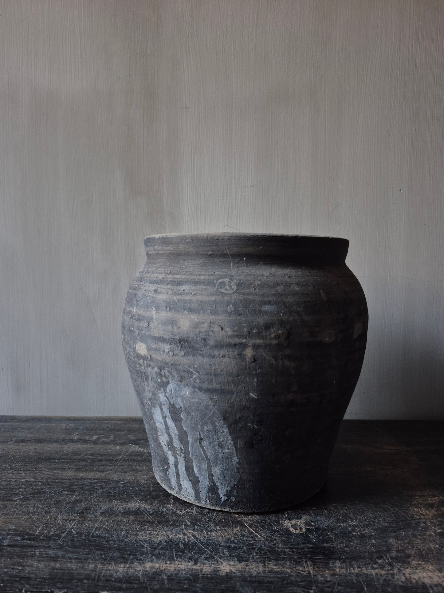 Grijze terracotta kruik (A22)