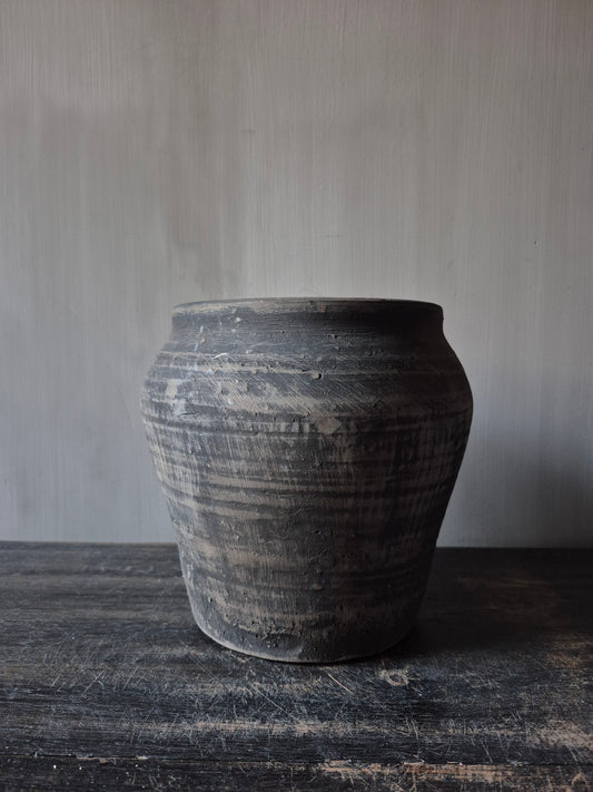 Grijze terracotta kruik (A23)