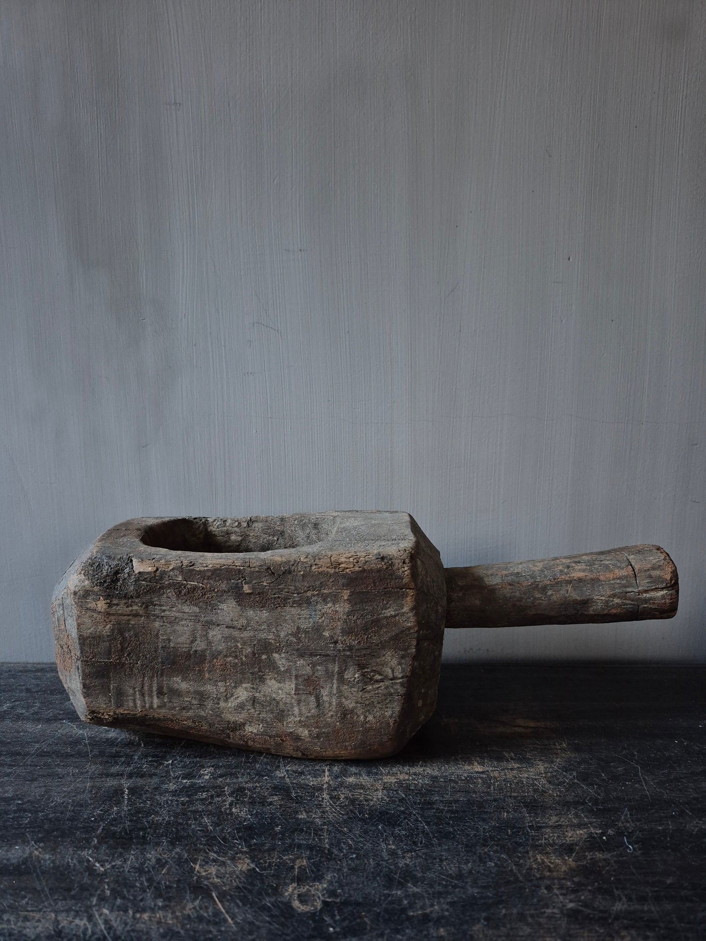 Wooden ukhali met handvat Aura Peeperkorn