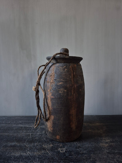 Nepalese pot Aura Peeperkorn met deksel(A17)