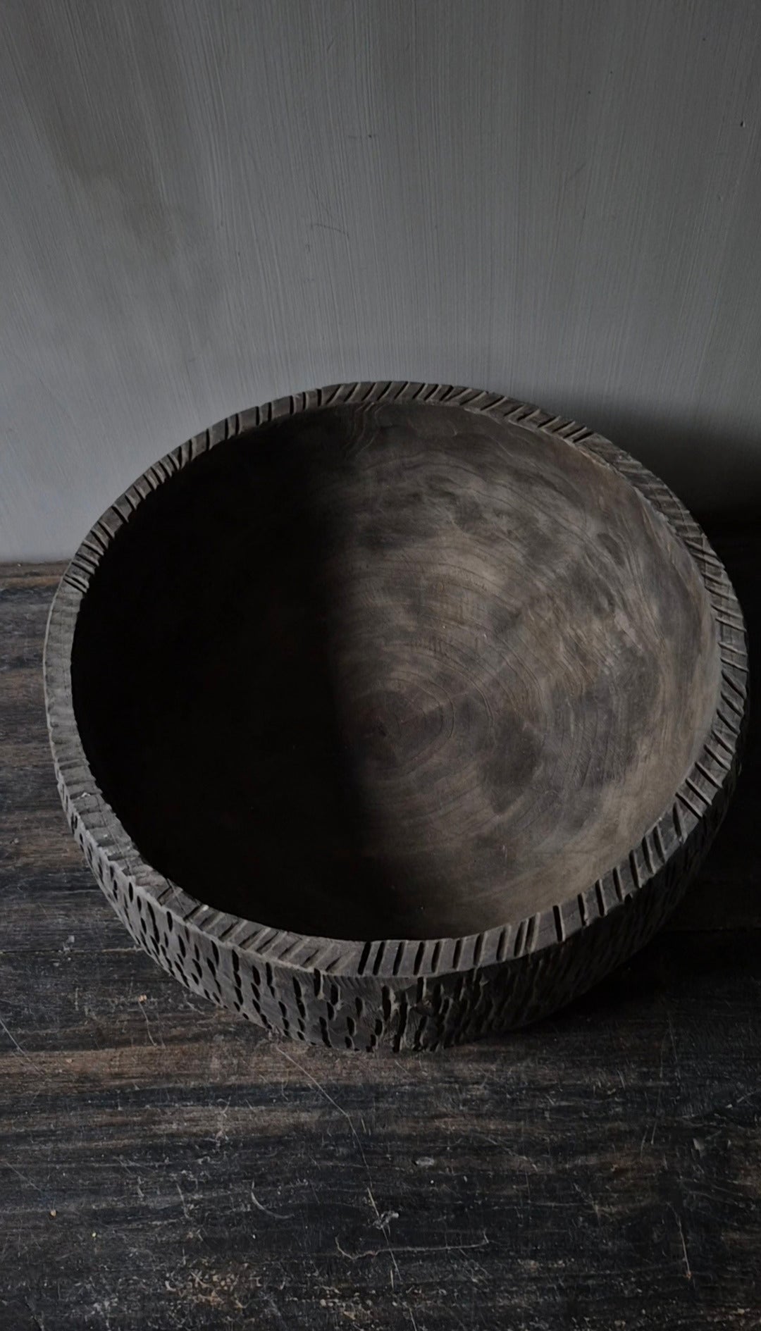 Houten bak met reliëf bruin 35 cm