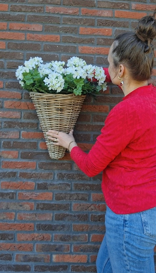 Rotan mand wandhanger naturel voor muur of schutting