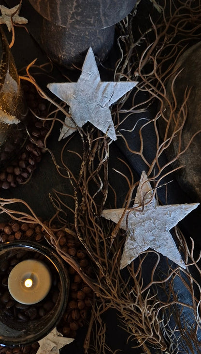 Greyed birch stars 9 cm – approx. 15 pieces