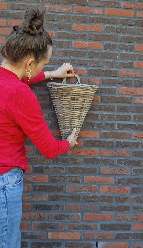 Rotan mand wandhanger naturel voor muur of schutting