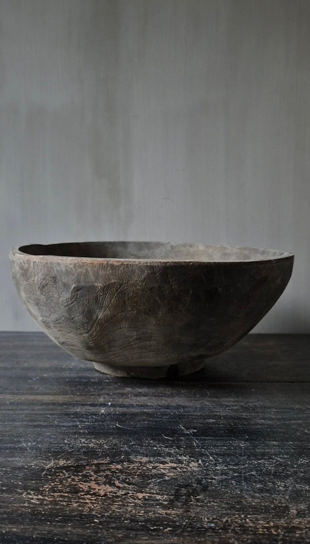 Wooden pedestal bowl - 35 cm