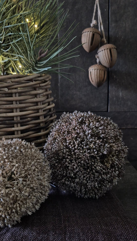 Eupatorium decorative sphere dark brown 15 cm