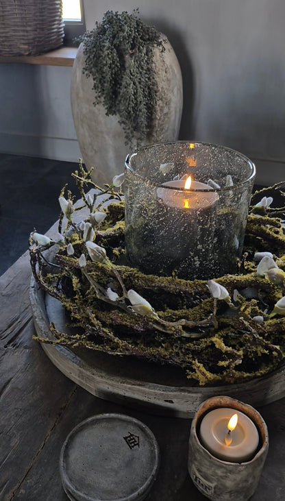 Kunst moskrans met magnolia