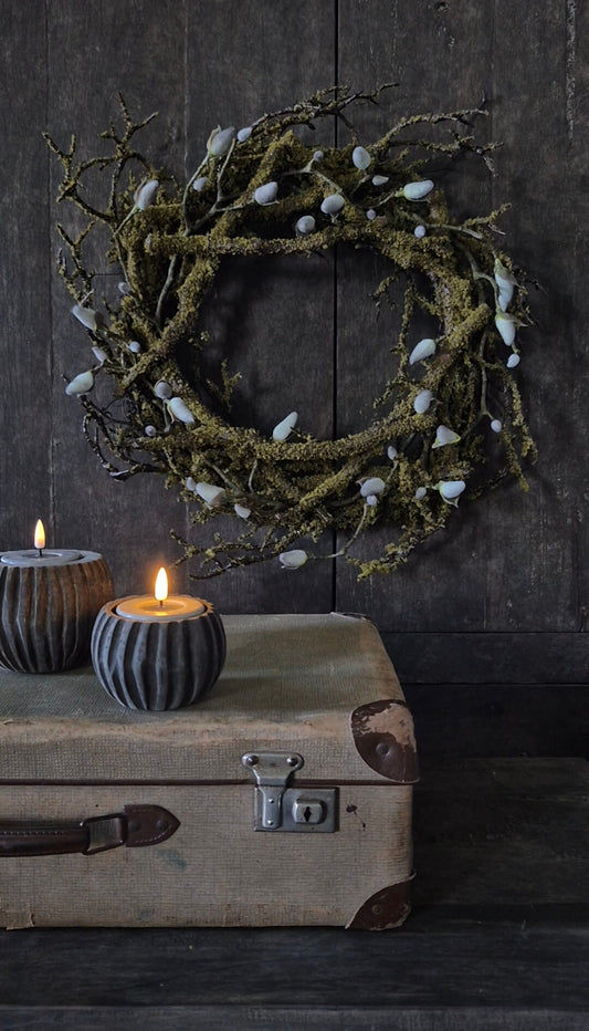 Kunst moskrans met magnolia