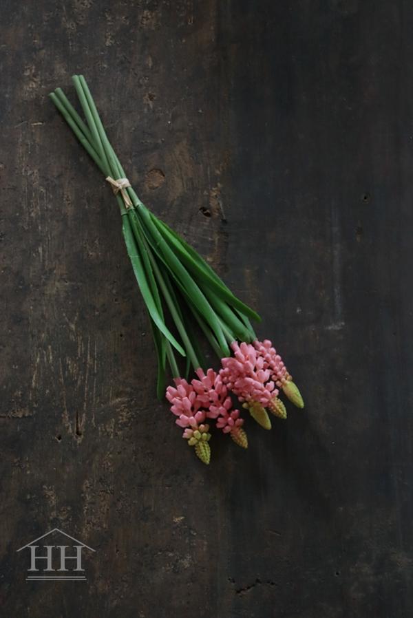 Tulpenstrauß Auberginenkunst mit rosa Trauben und Thymian (Nr. 6) 084