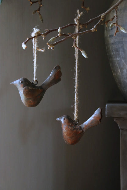 Roestige metalen vogeltjes - set van 2