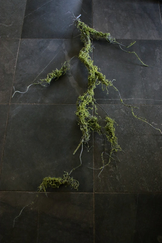 Vergrijsde mos kunsttak - 150cm