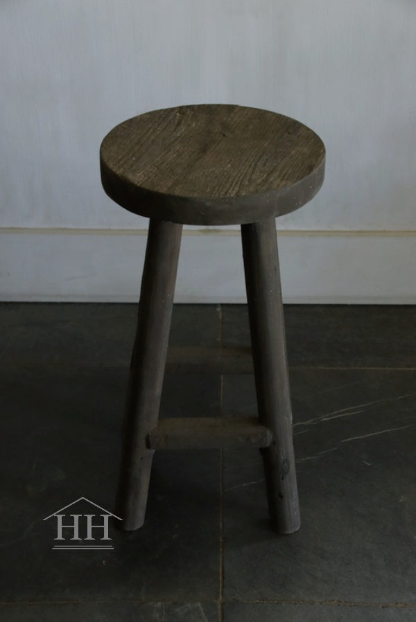 Old Farm round stool Aura Peeperkorn