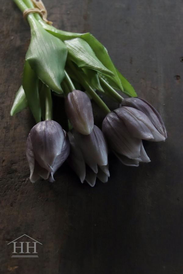Kort tulpenboeket donker paars grijs 25cm