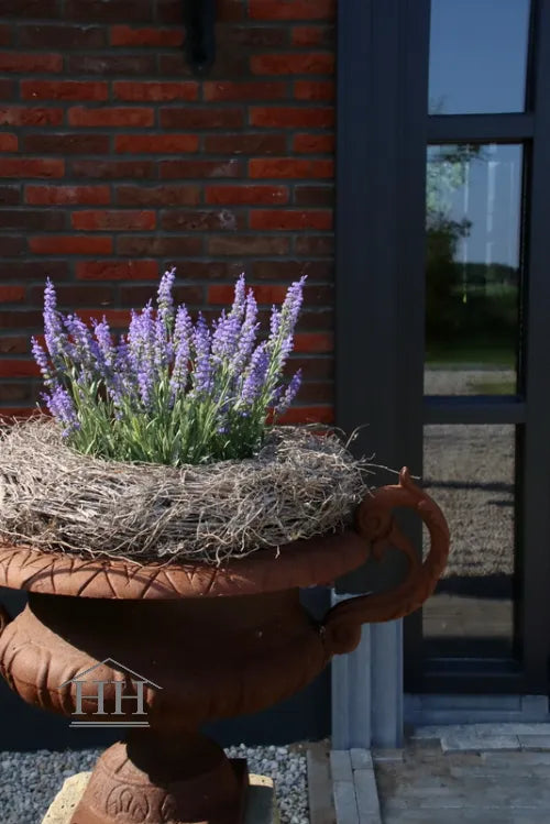 Buitenstyling van paarse lavendel kunstplanten