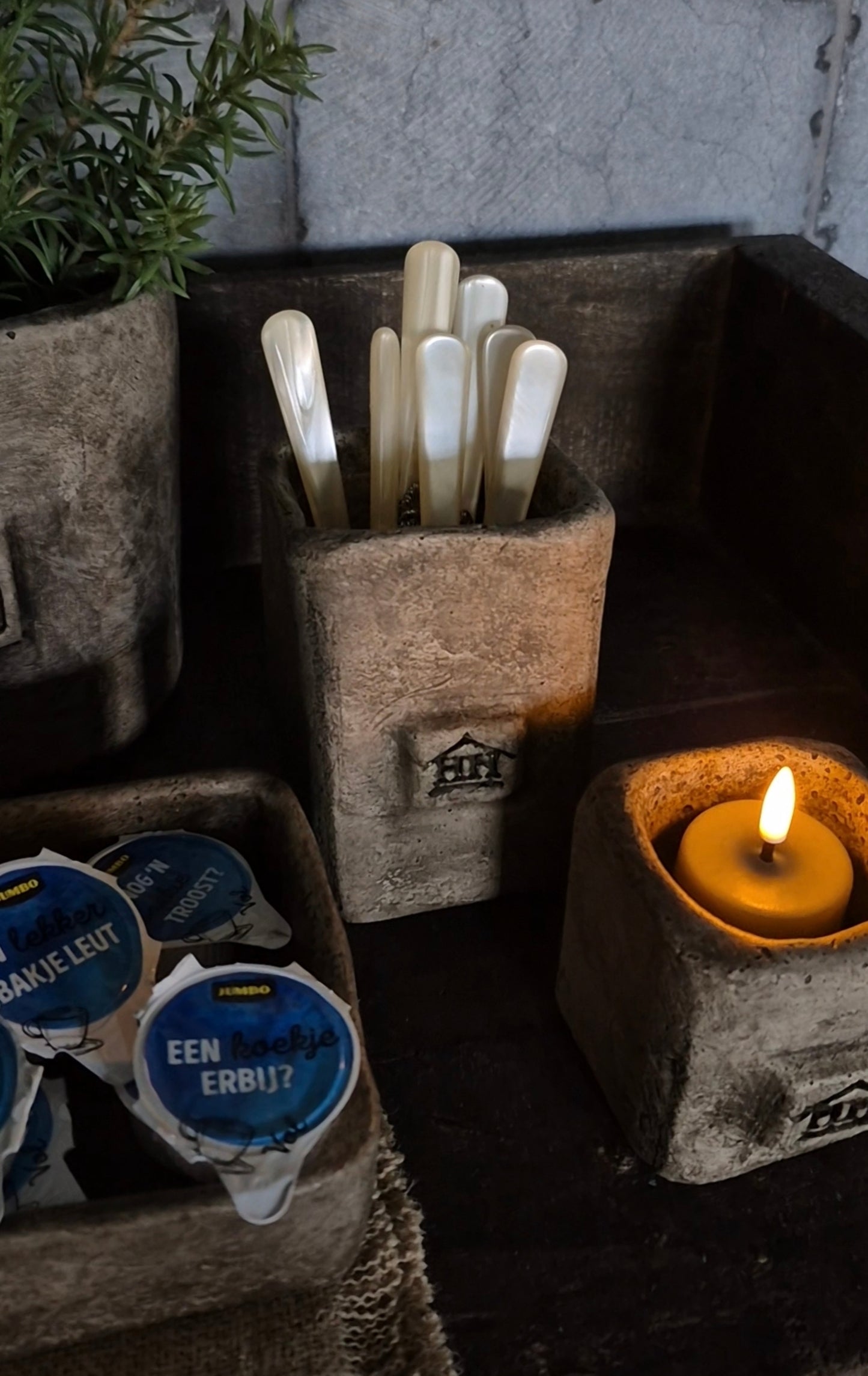 Betonnen beker vierkant eigen label Hillary'sHome