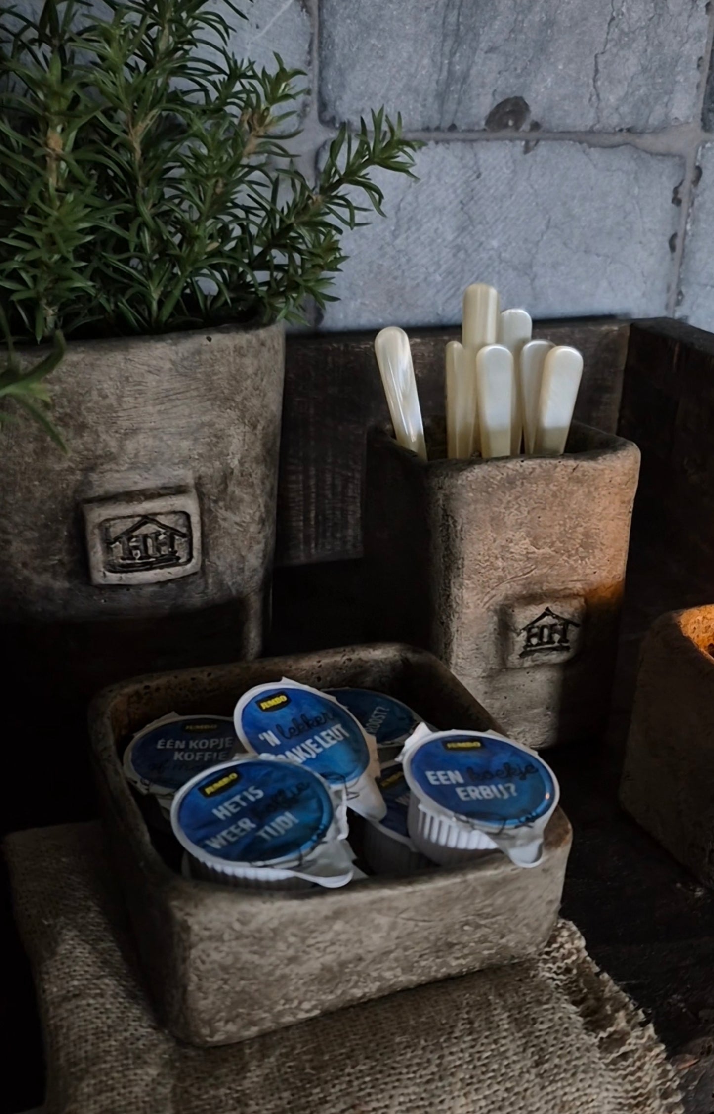 Betonnen bakje vierkant S eigen label Hillary'sHome