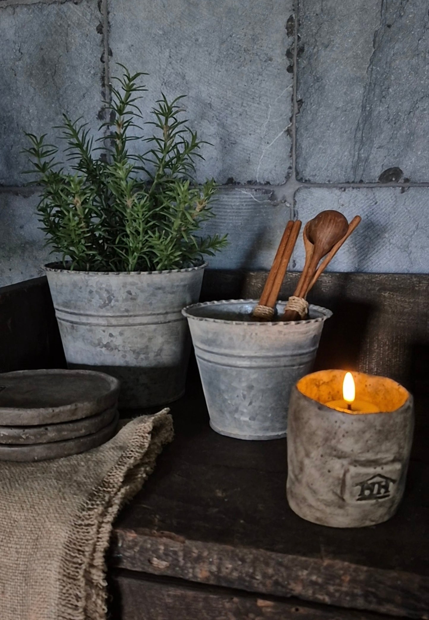 Rozemarijn kunstplant 28cm in binnenpot