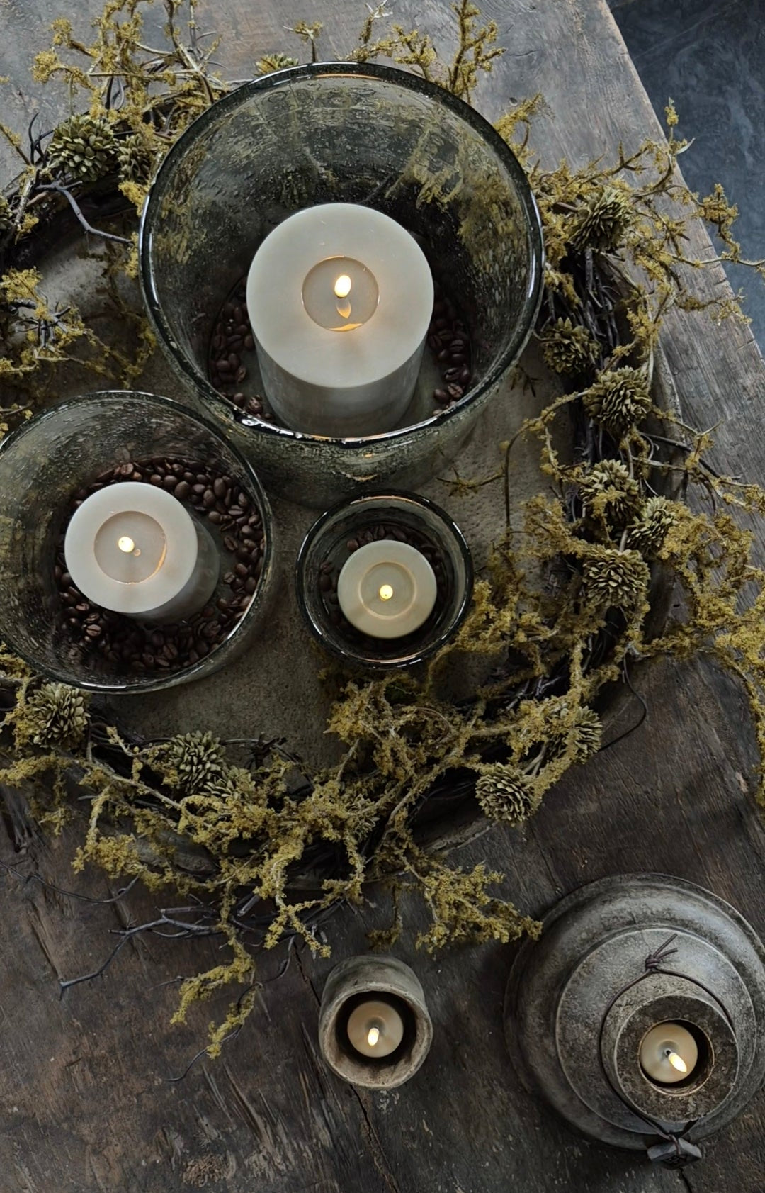 Artificial moss wreath 45cm with pompom