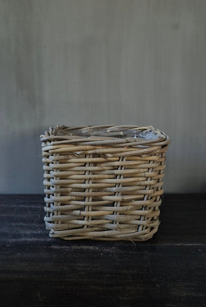 Vierkante mand D24  H19cm