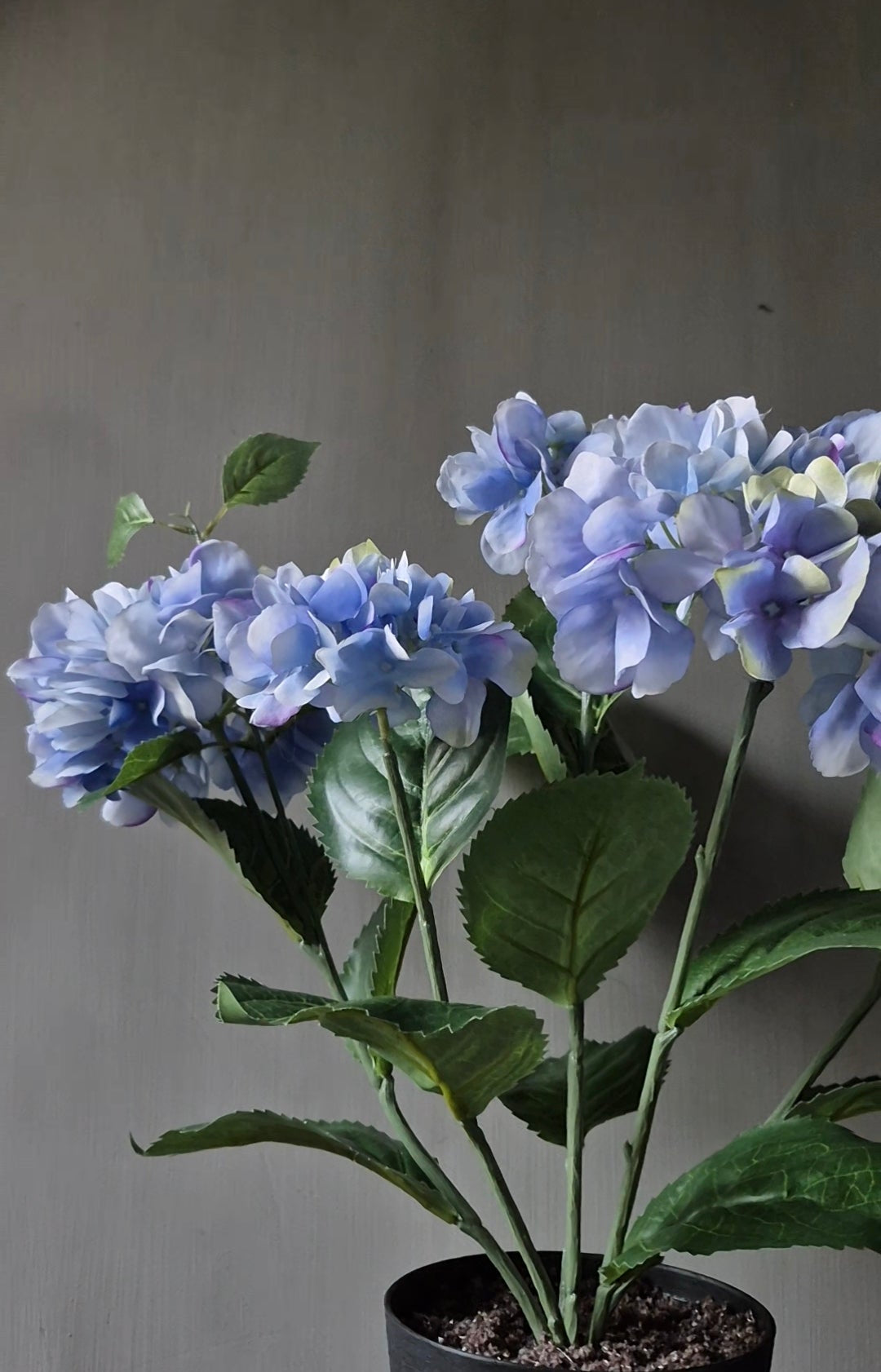 Hortensia kunstplant lichtblauw in binnenpot met UV-bestendige bladeren 48cm