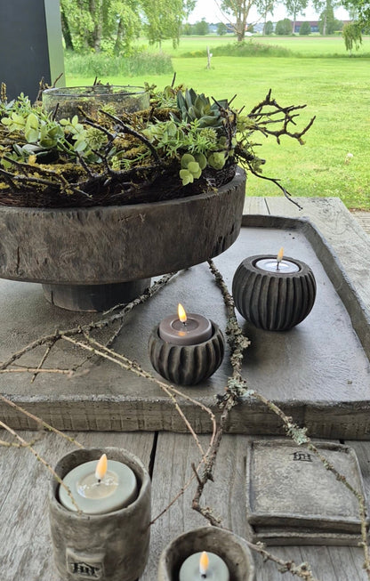 Wreath with moss, green echinops, succulents, and tealight holders 40cm