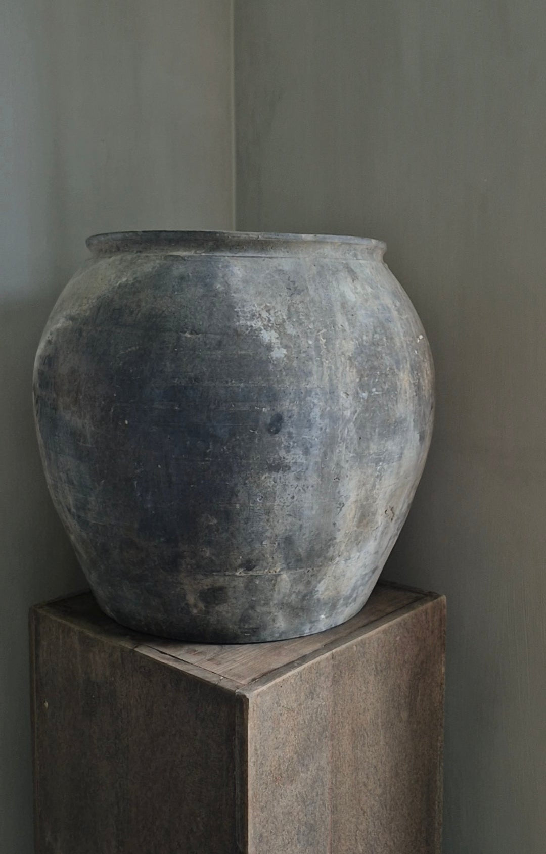 Grauer Terracotta Krug XXL (Nr. 2)